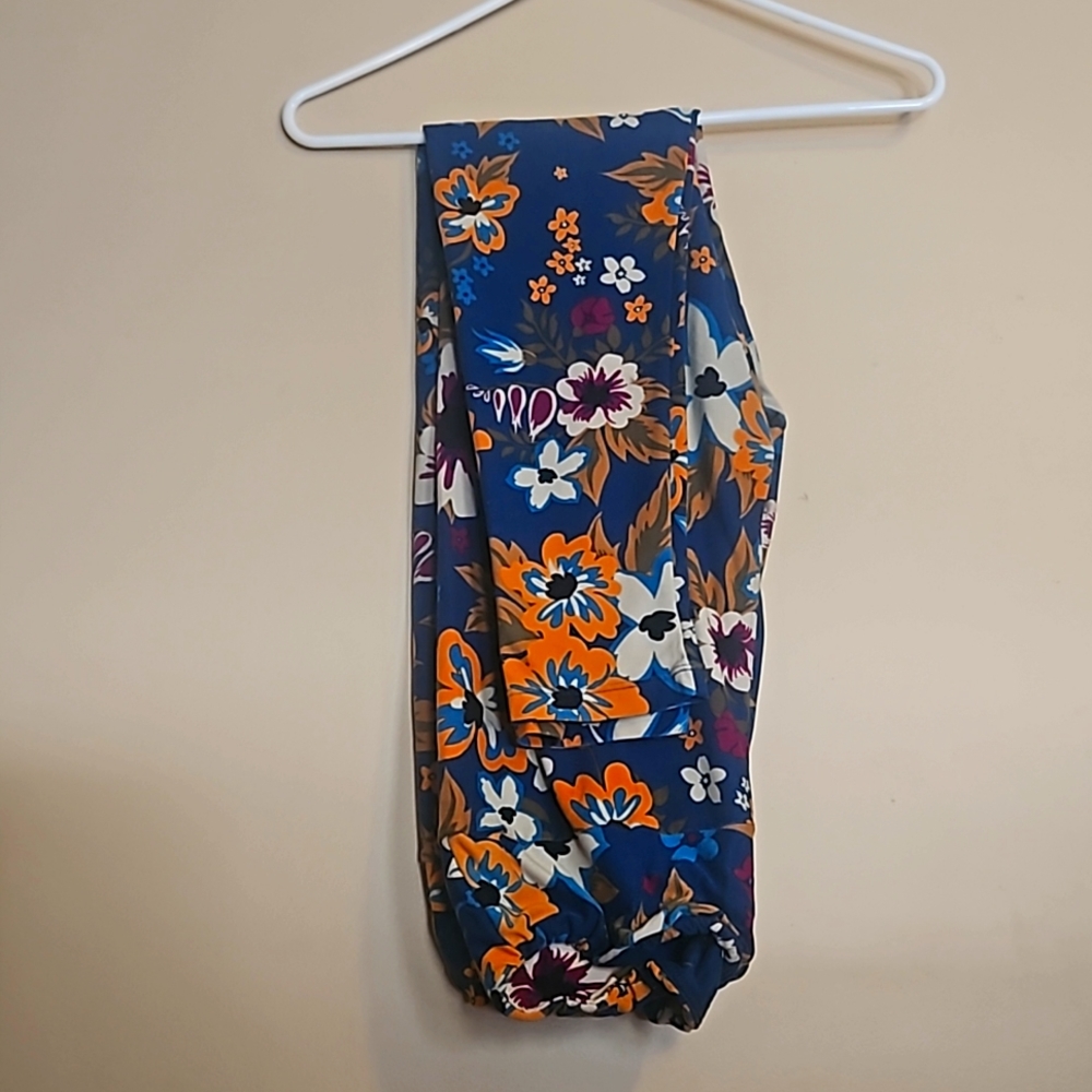 Floral pattern leggings by Lularoe